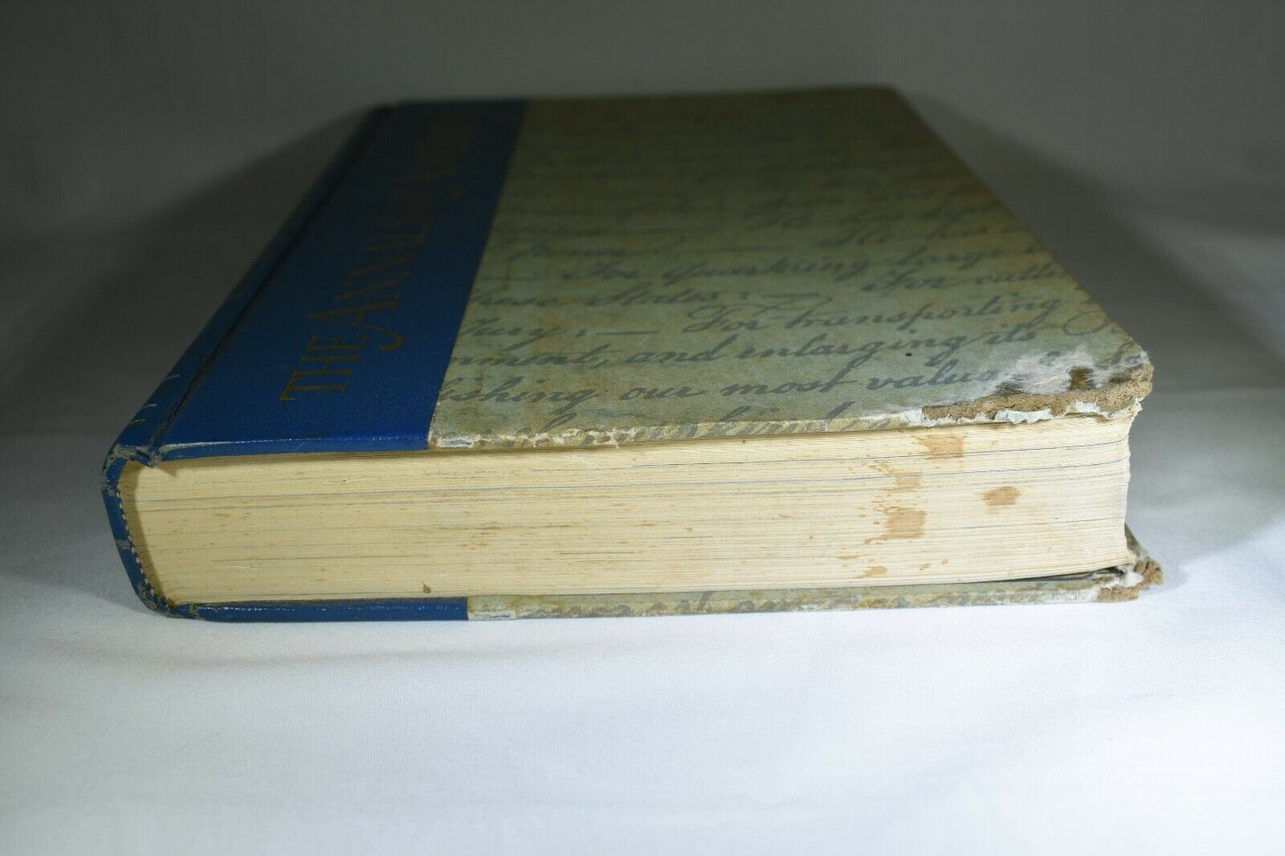 The Annals of America Volume 1 1493-1754 Discovering A New World- Used