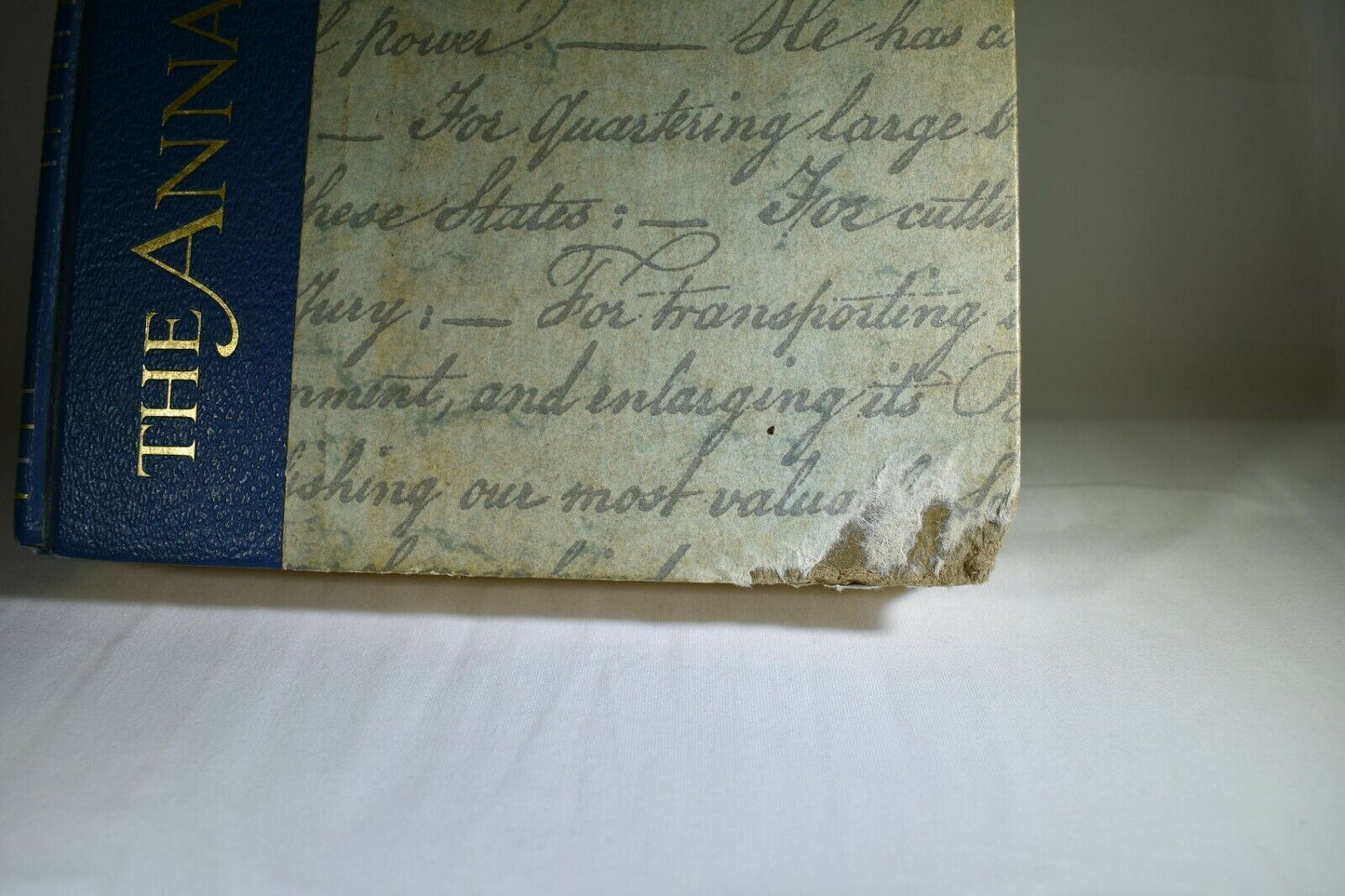 The Annals of America Volume 1 1493-1754 Discovering A New World- Used