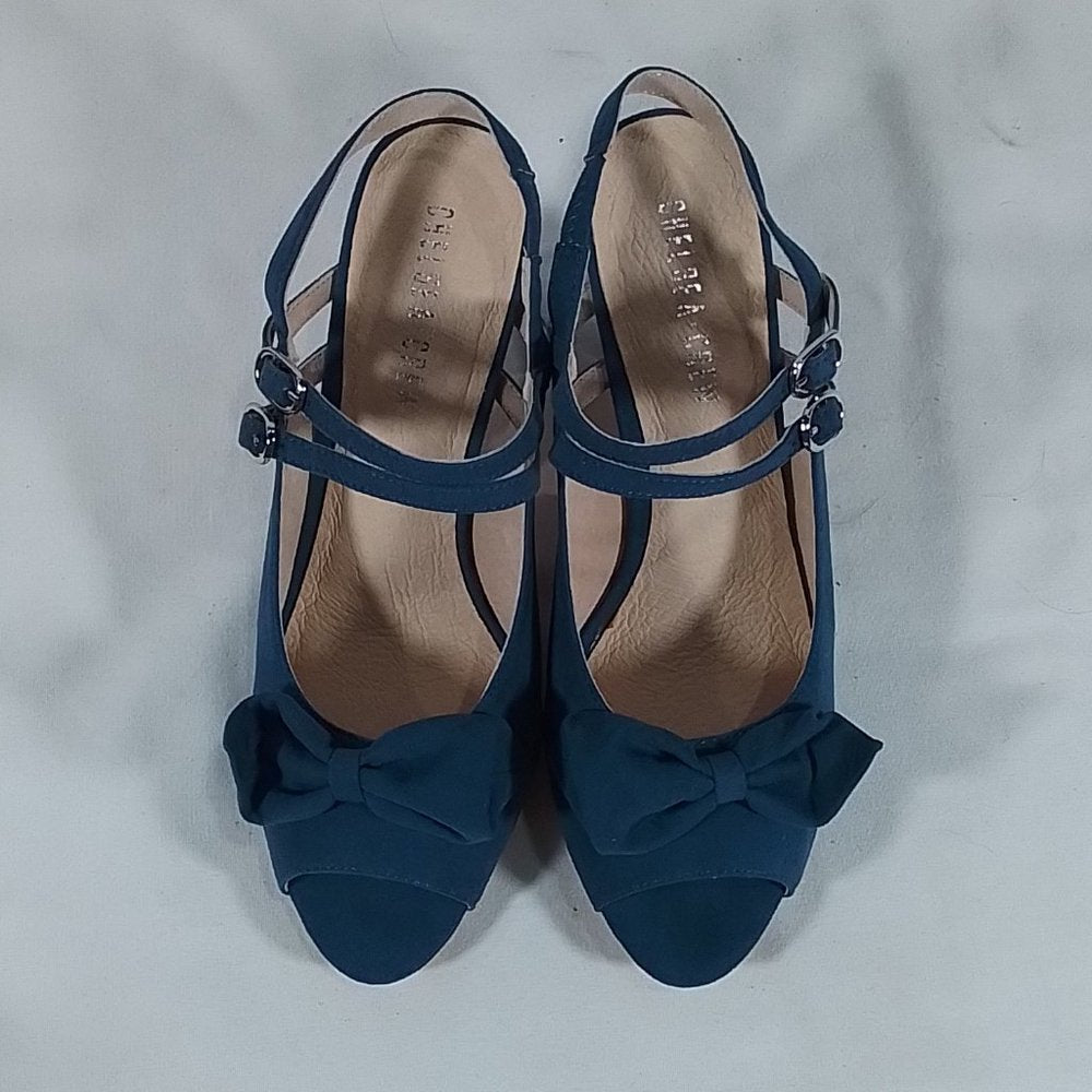 Women's Chelsea Crew Lady Micro Suede Heel Blue Size: 7 - New in Box