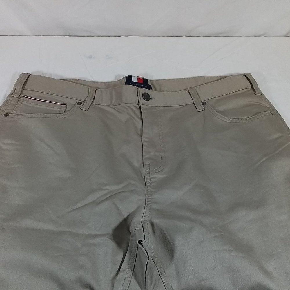 Men's Tommy Hilfiger BK Travel Pant - Surplus Khaki - 40 x 32 - NWOT