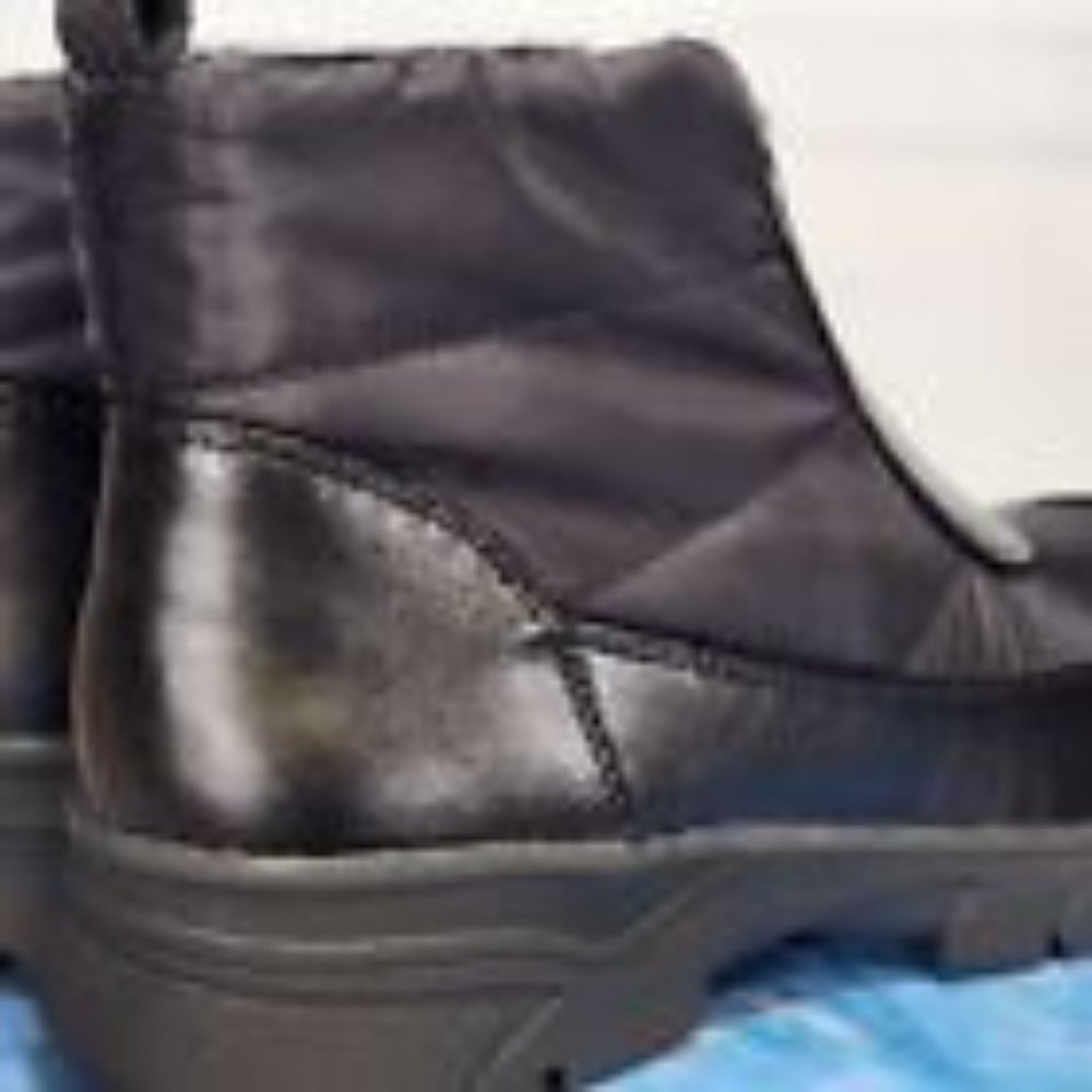 Easy Street Women's Nyky Waterproof Booties - 8.5 Medium - Black - NIB