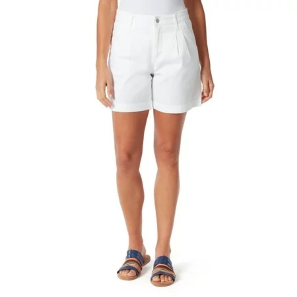 Women's Gloria Vanderbilt Generation Pleated Short - White - 8 - NWT
