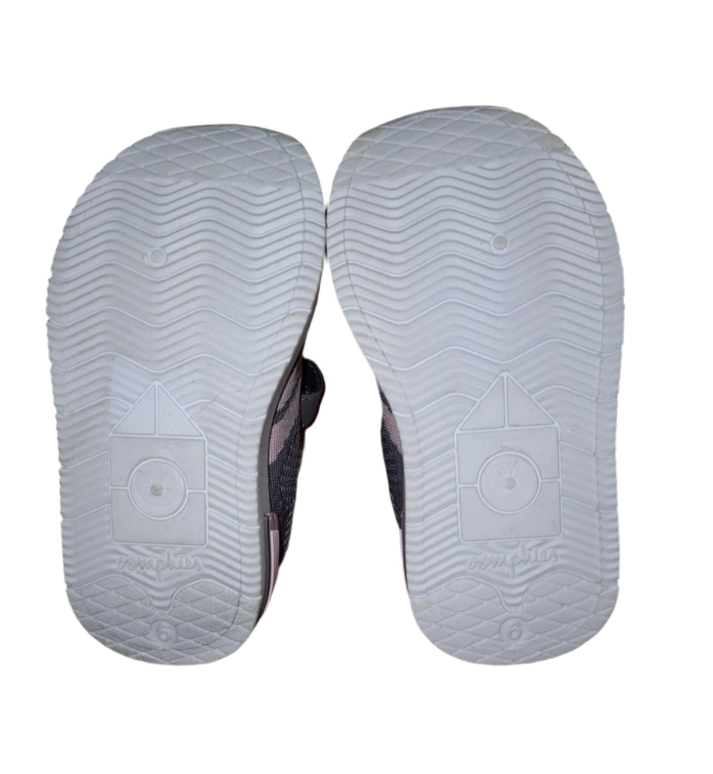 Oomphies Girls' Wynn Sneakers 6T Grey/Pink Lightly Worn