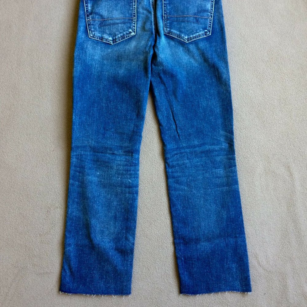AEO Women's Straight Crop Stretch Jeans