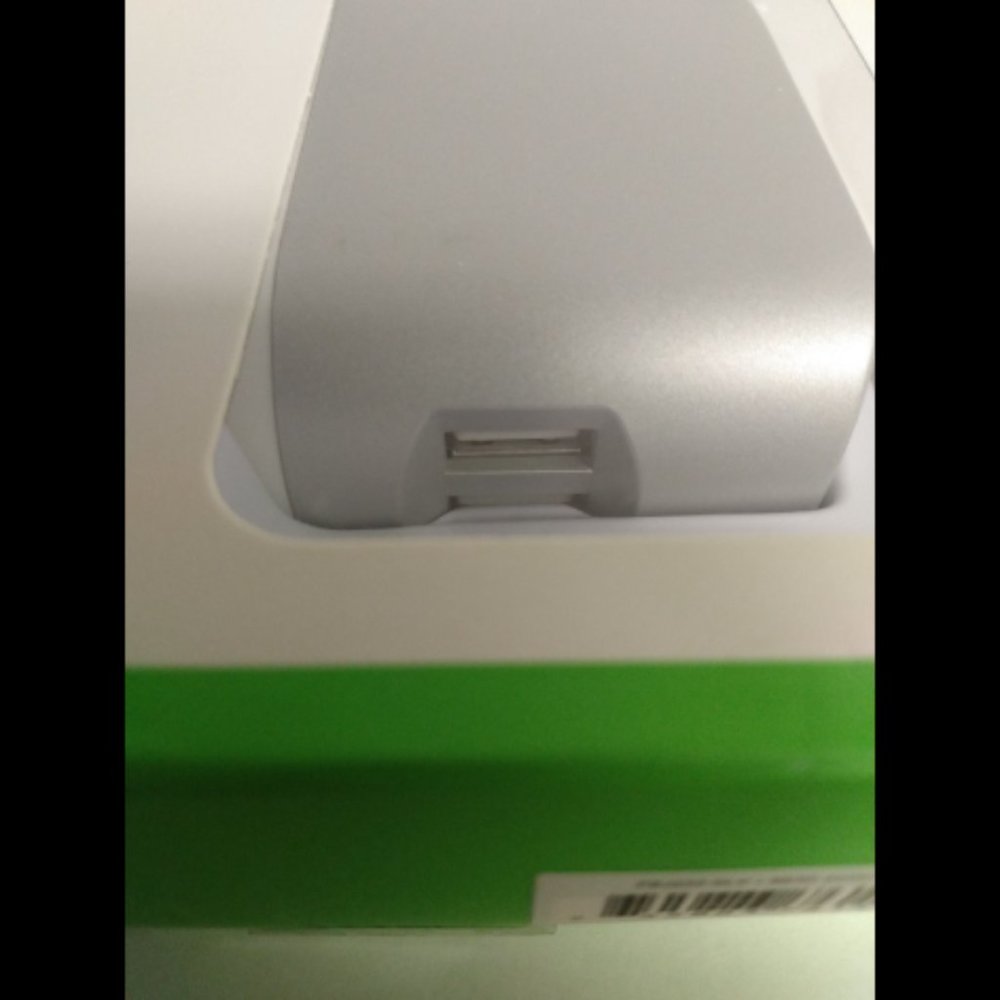 Studio by Belkin universal 2 port charge-New in Box