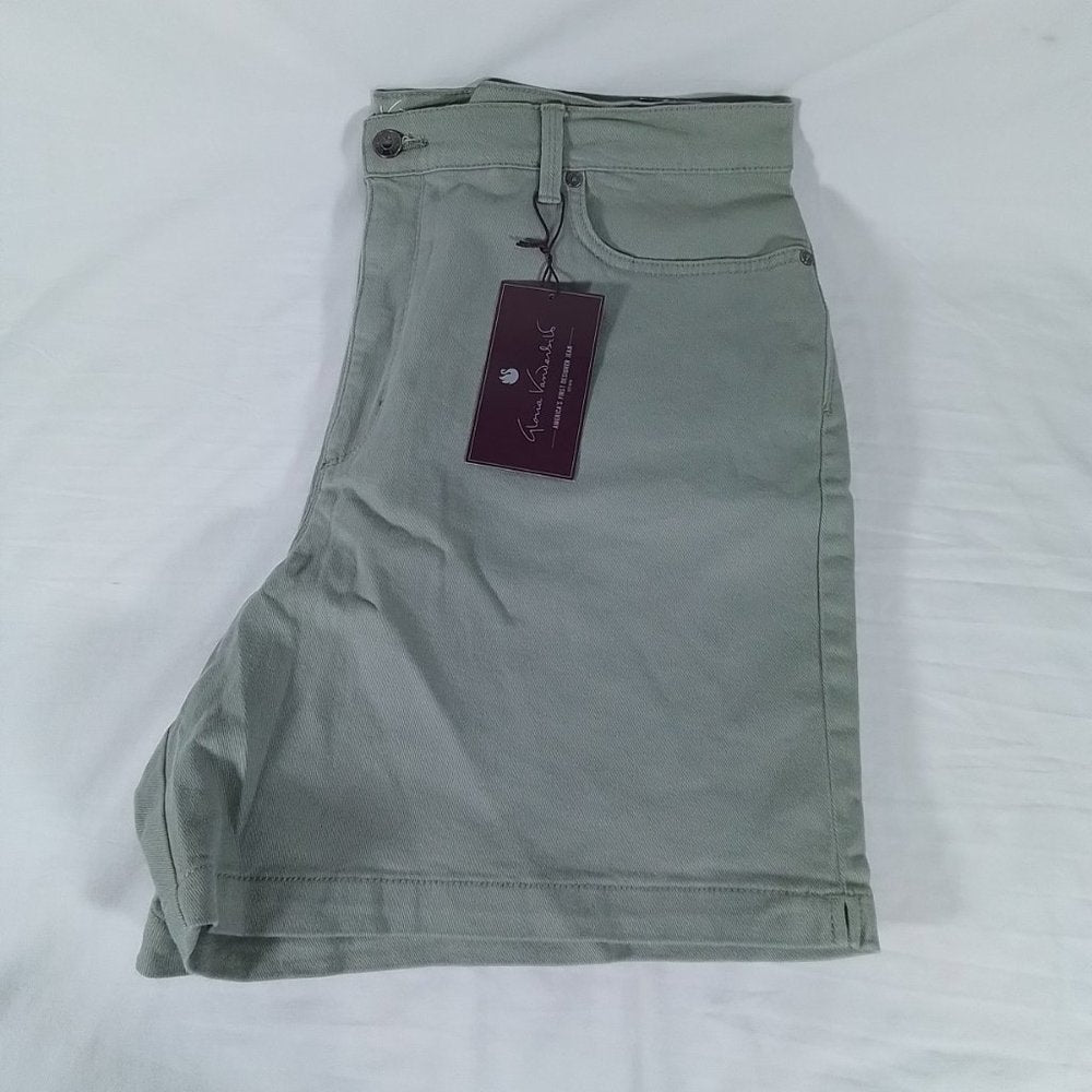 Gloria Vanderbilt Women's Amanda Shorts-18-Frosted Glass-New with Tag