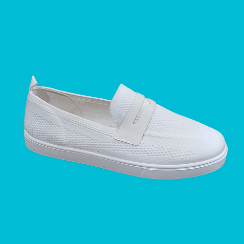 Women's St John's Bay Blare Knit Loafers - White - 7W - NWOB