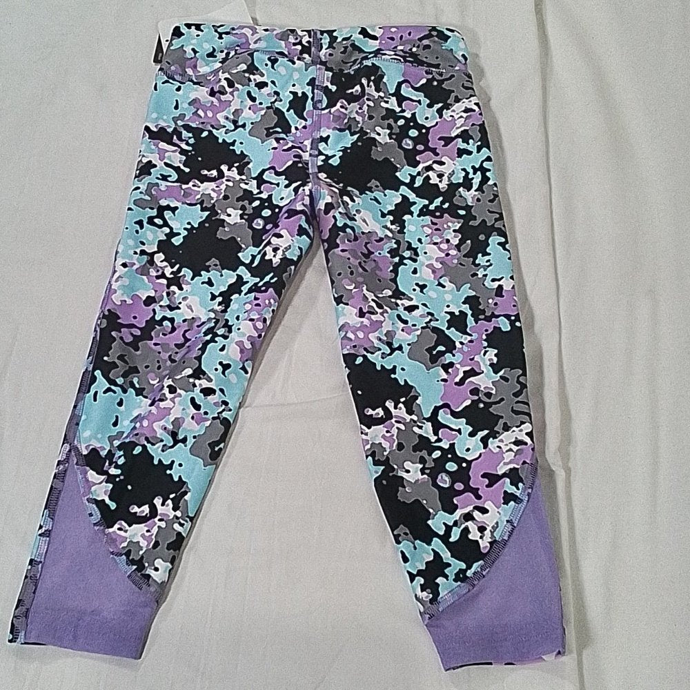 Girl's Under Armour Heat Gear Printed Ankle Crop Leggings Size: X-Small-NWT