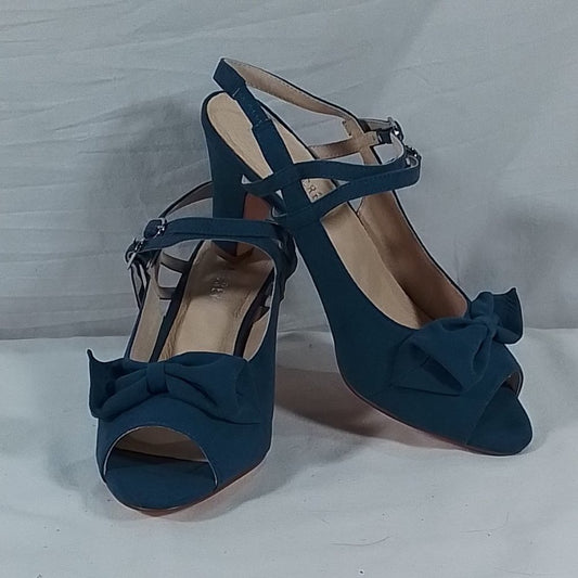Women's Chelsea Crew Lady Micro Suede Heel Blue Size: 7 - New in Box