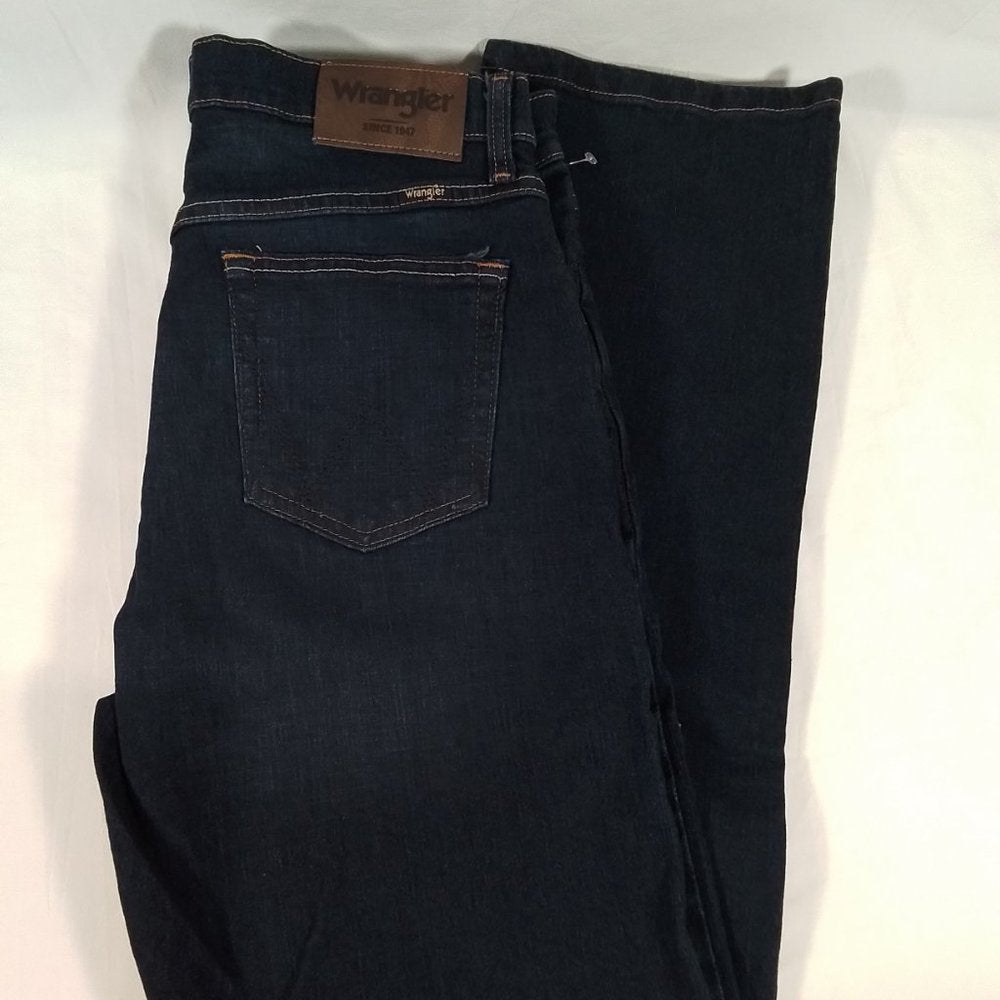 Wrangler Authentics Classic Straight Fit Jeans - Dan River - 30" Inseam - NWT