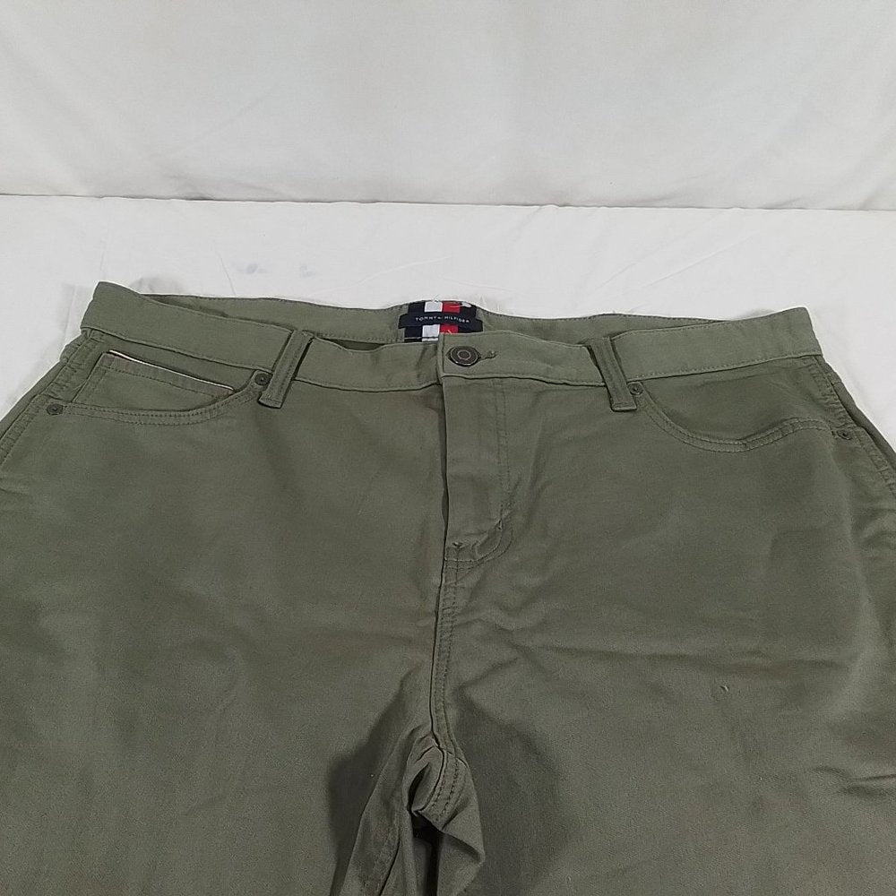 Tommy Hilfiger BK Travel Pant - Deep Lichen Green - Inseam 30 - NWOT