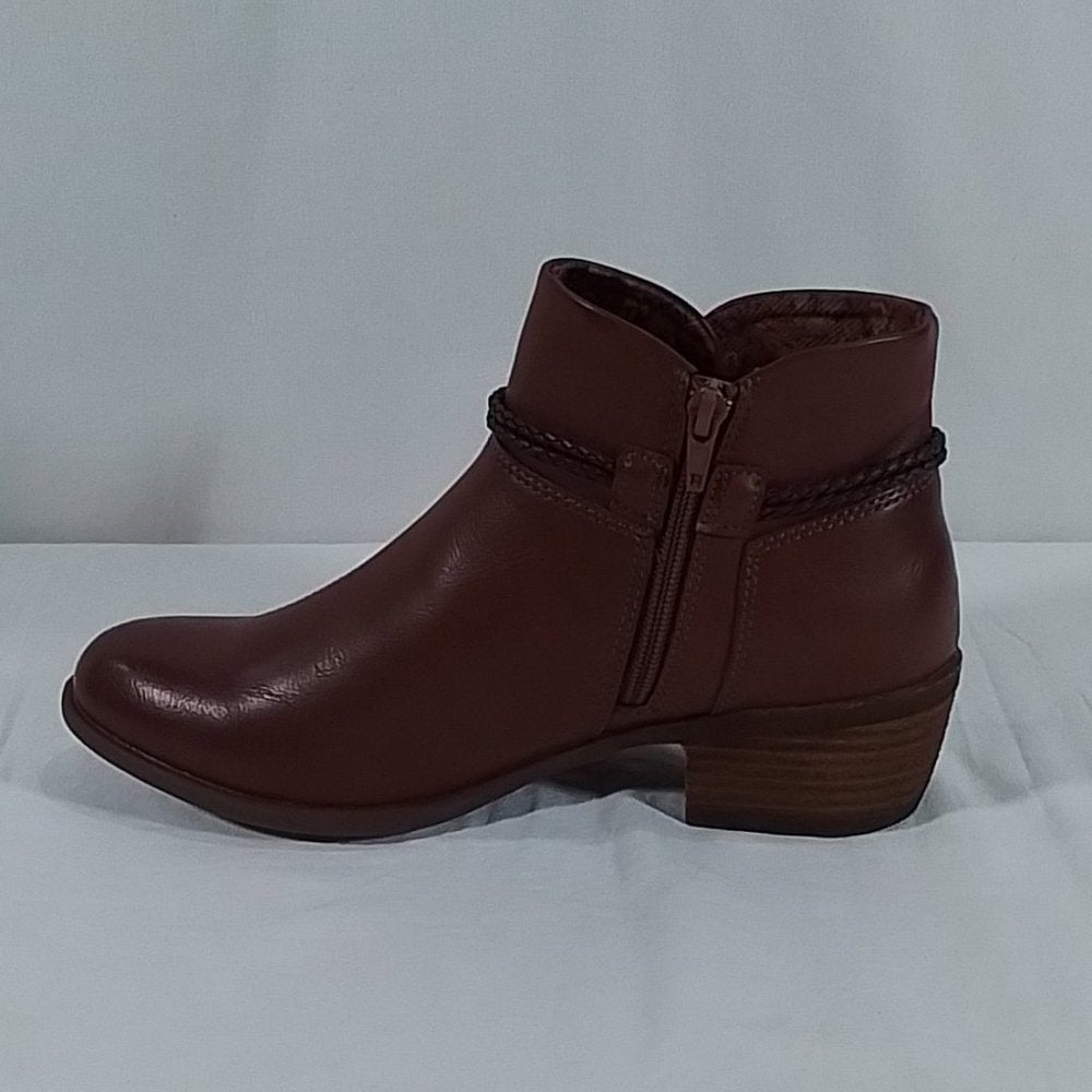 Women's BOC Lindsay Stacked Heel Bootie - Brown - 8 - NIB