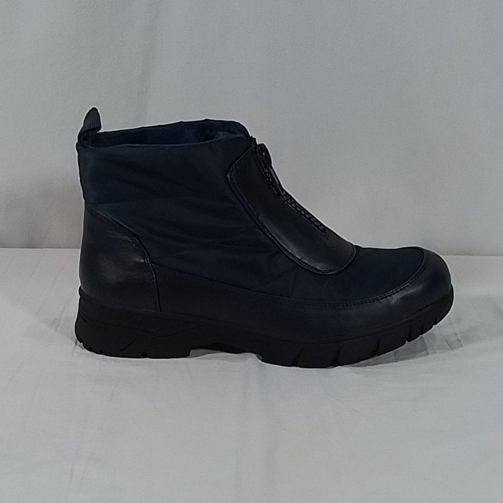 Women's Easy Street Nyky Waterproof Booties - Navy - 8.5W - NIB