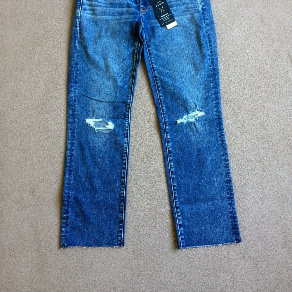 AEO Women's Straight Crop Stretch Jean Size 8 Long