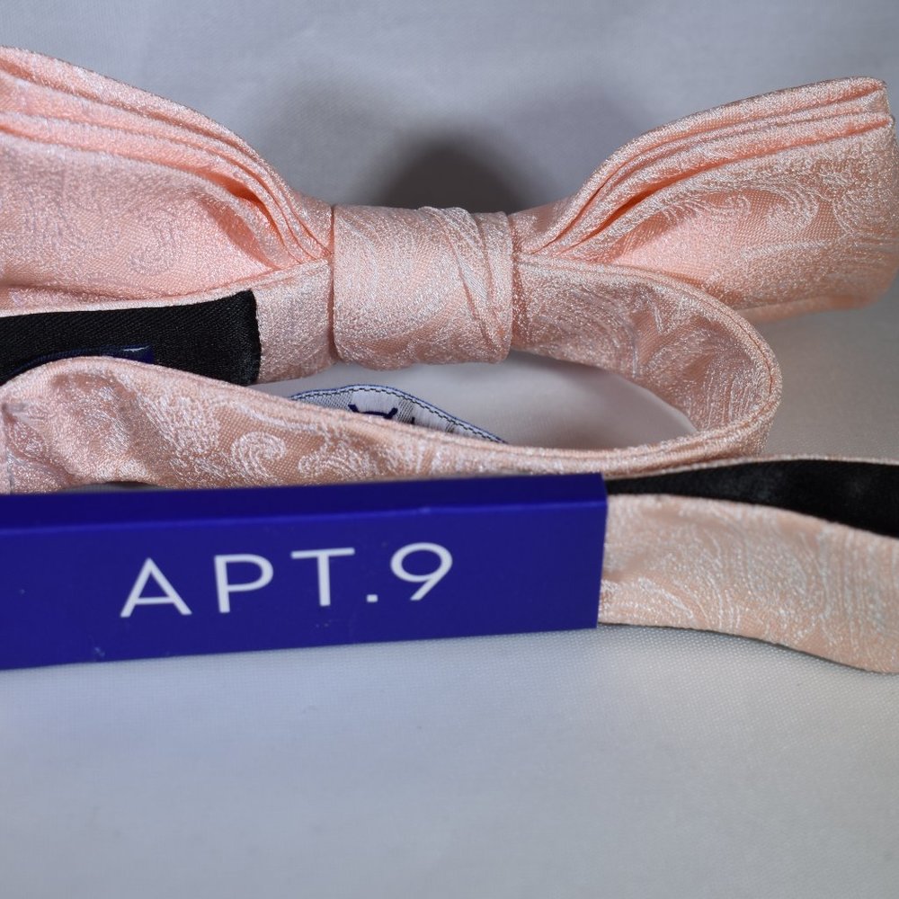 Apt. 9 NWT Bow Tie Peach Paisley