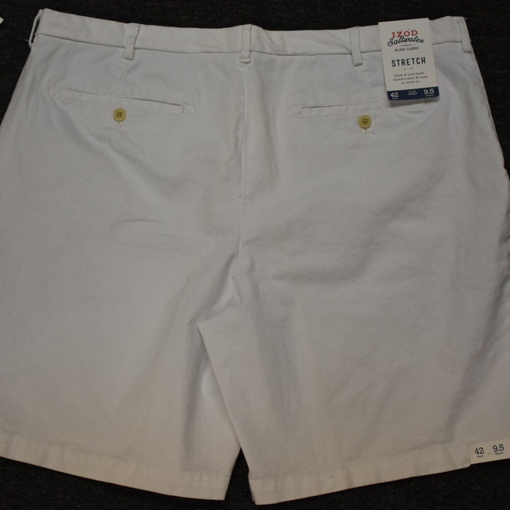 Izod Saltwater Relaxed Classics Stretch  9.5" Inseam White NWT