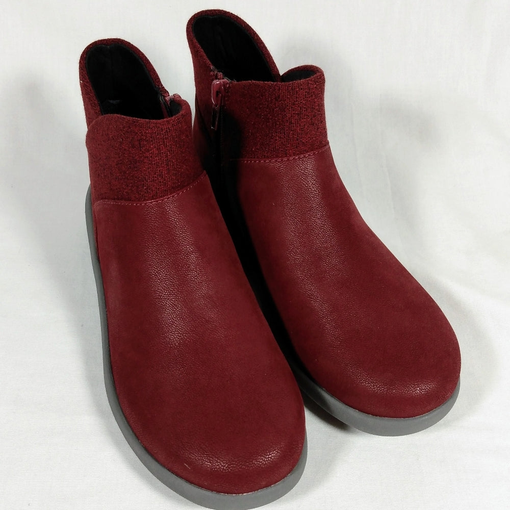 Clarks Cloudstepper Sillian 2.0 Dusk Maroon Bootie NIB