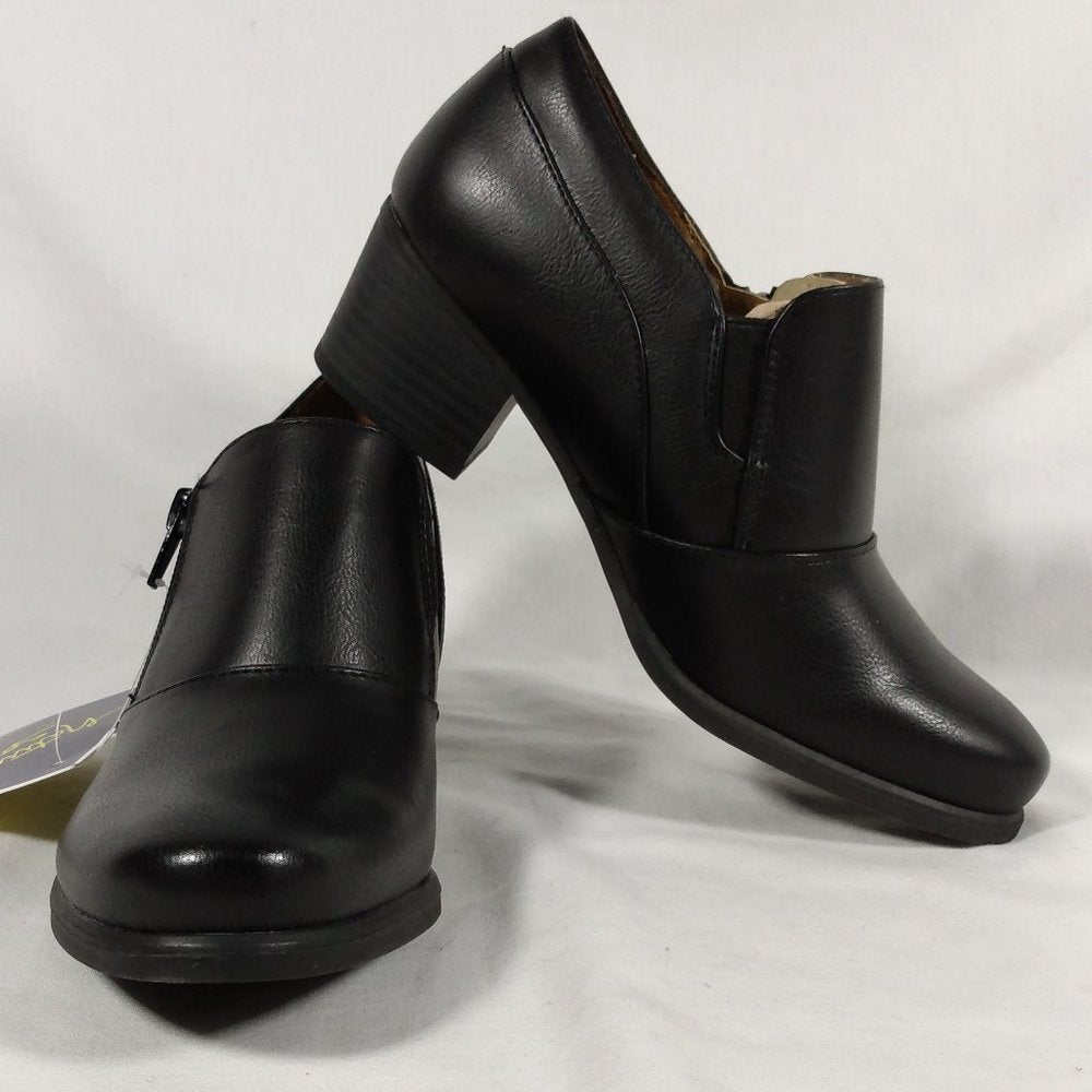 Natural Soul Charleen Bootie in Black Womens New in box