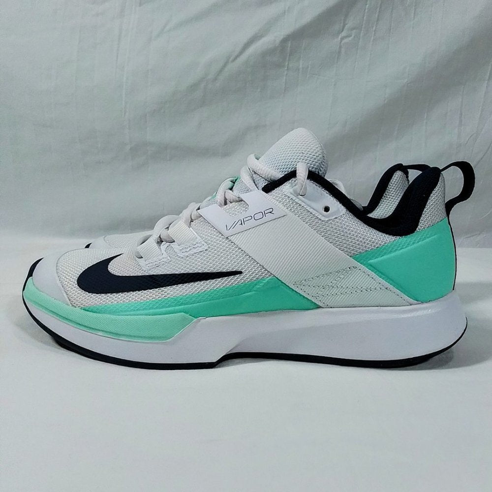 Nike Vapor Lite HC Women's Tennis Shoe-Size 6 Women's-Item #DC343111-New in Box