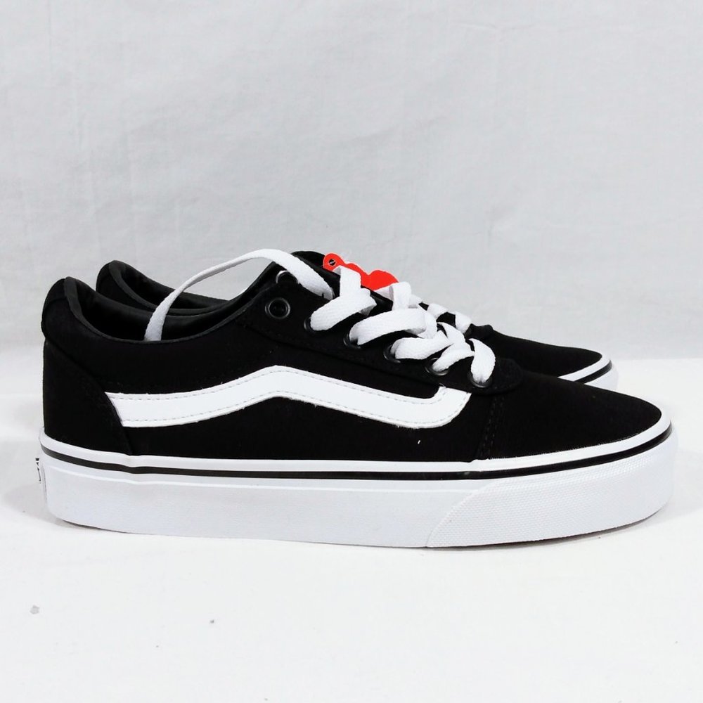 VANS Ward Canvas Women's Shoes - Various Sizes - Black/White - New in Box