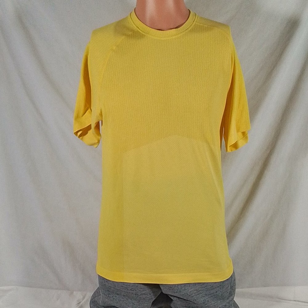 Men's VRST Circuit Seamless Short Sleeve Tee Lightbeam Yellow-Various Sizes-NWT